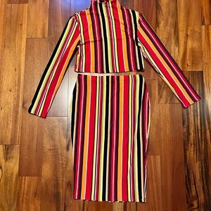 2 Piece Set Striped
Color: Red Multi
Size: Large